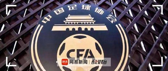 偷看她的小蜻蜓